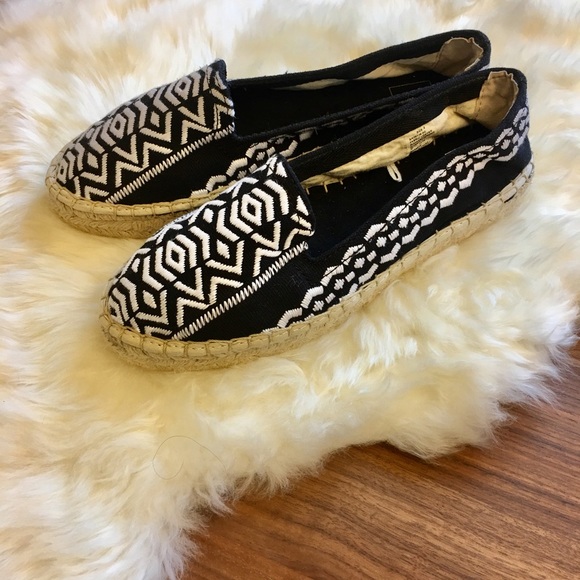 NWT GAP Black White Espadrille Loafer Flat Fabric - Picture 2 of 4
